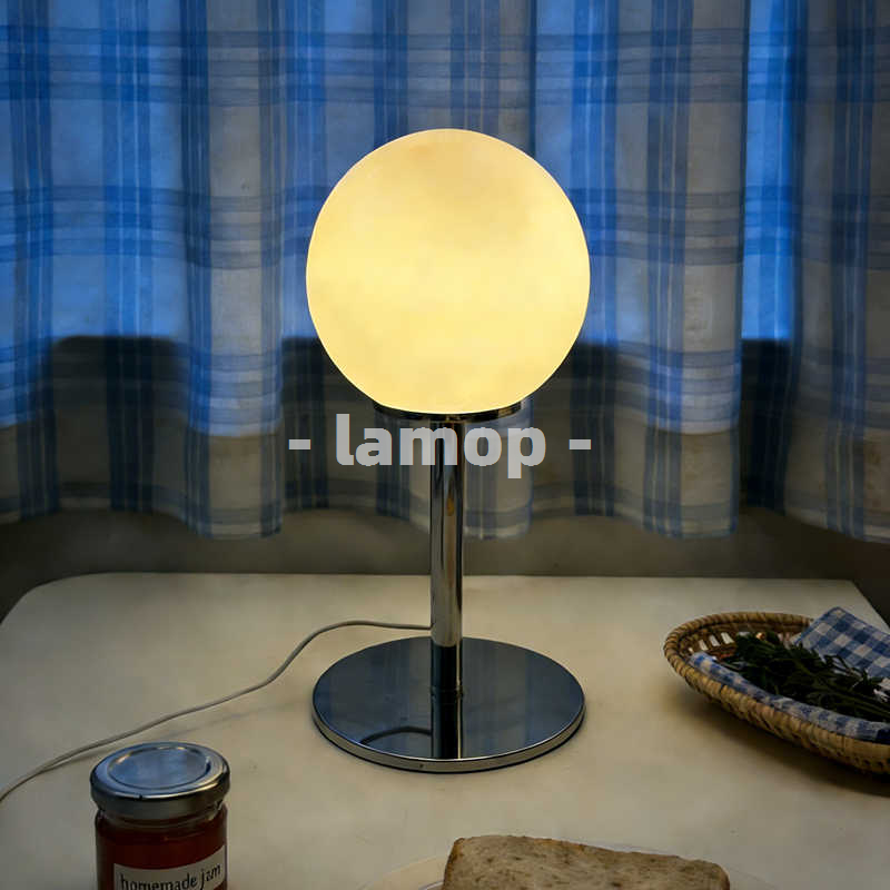 Desk Lamp - Lámpara de Mesa con Base Cromada